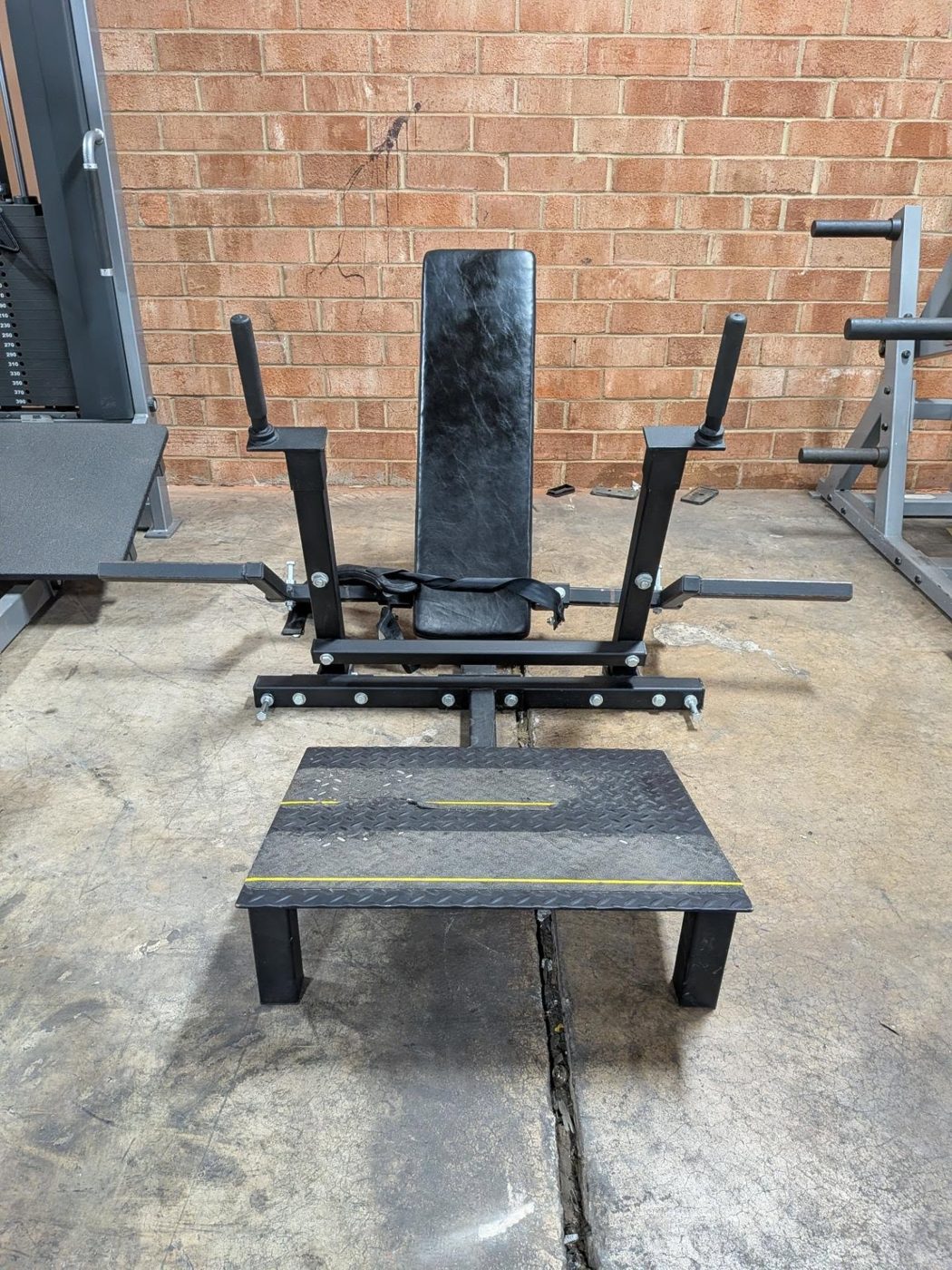 Commercial Grade Black Glute Drive Machine – very good plate loaded machines for sale