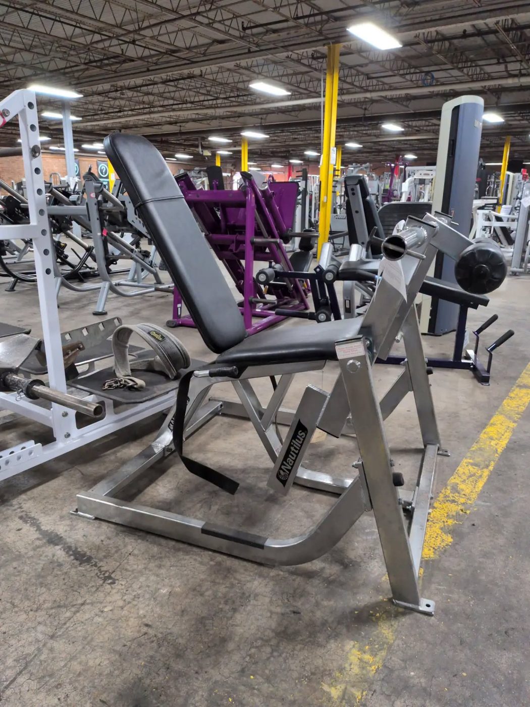 Nautilus Plate Loaded Leg Extension – very good plate loaded machines for sale