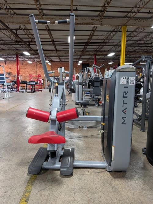 Matrix Lat Pulldown Machine (Red Pad) – very good lat pulldown machines for sale
