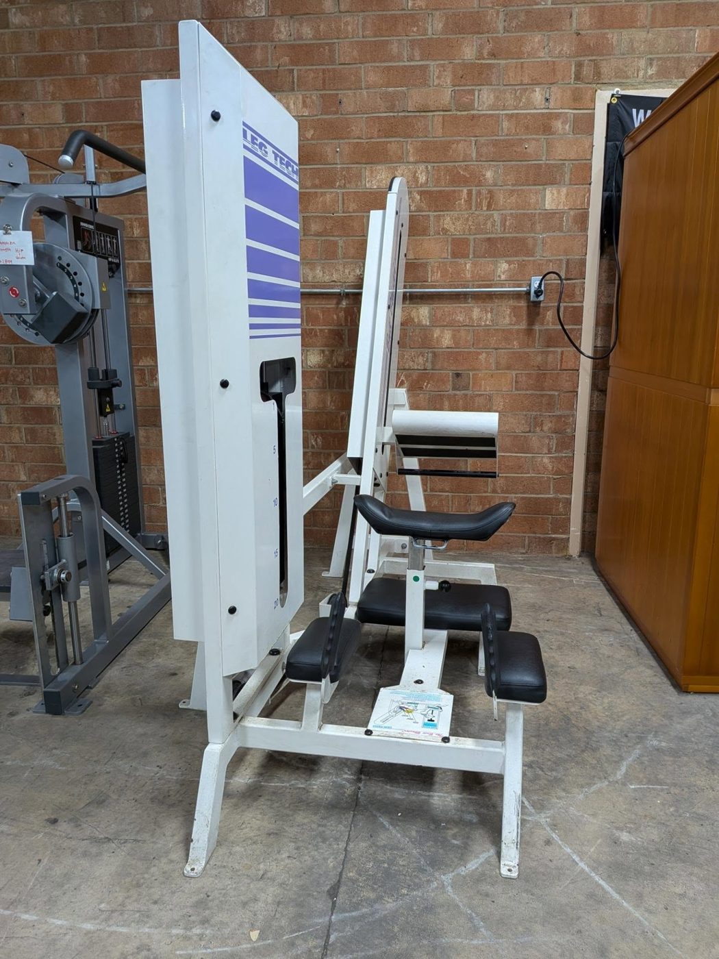LEG TECH Butt Blaster Machine – very good weight machines for sale