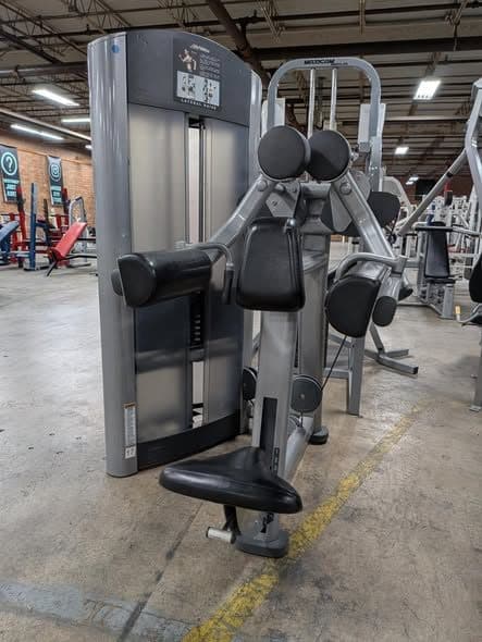 Life Fitness Lateral Raise Machine – very good weight machines for sale