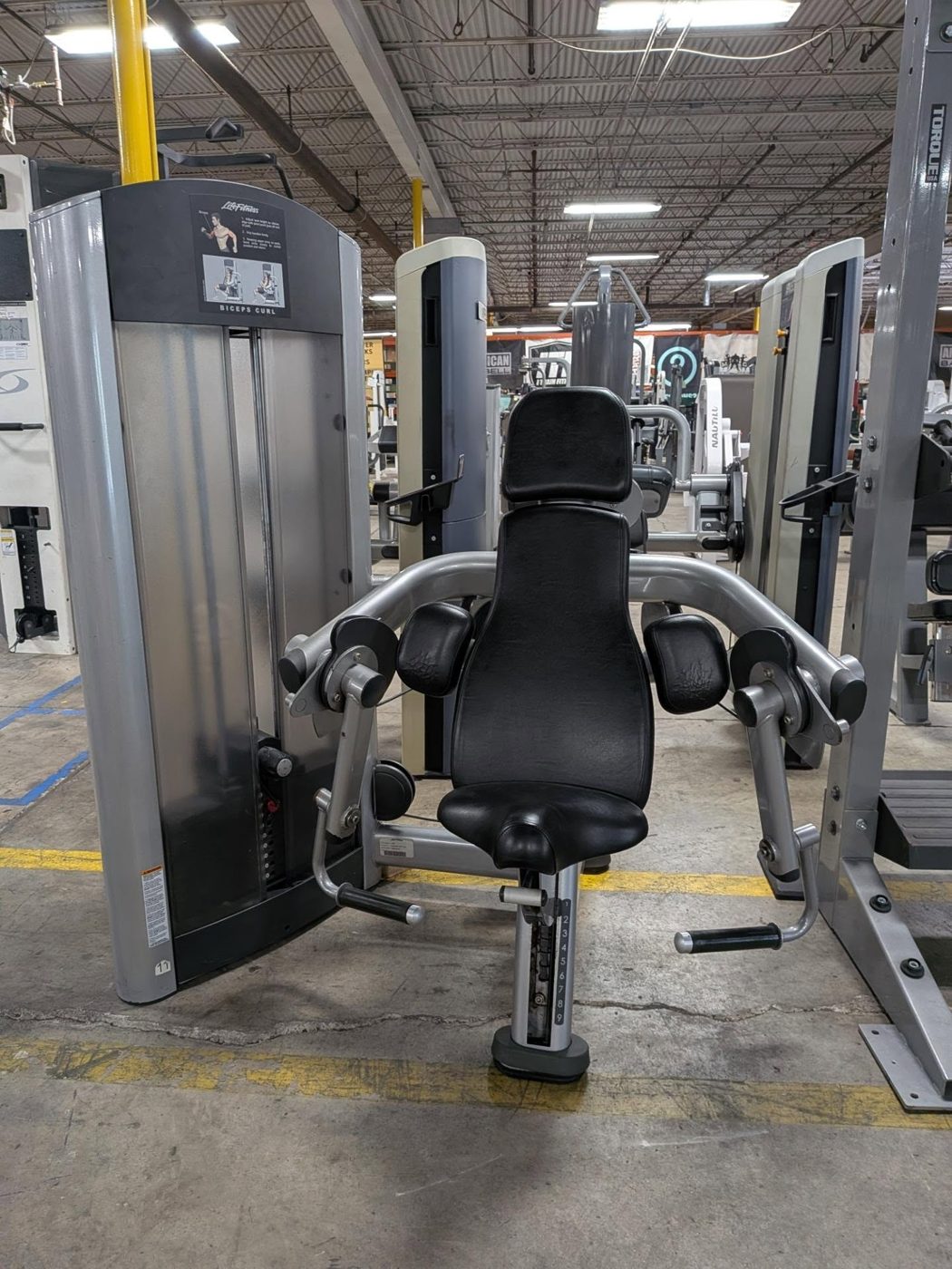 Life Fitness Bicep Curl Machine – very good weight machines for sale